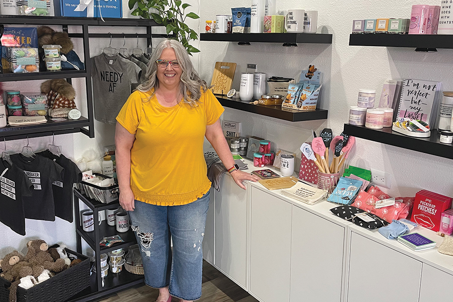 トップス sst gift shop Parkway gift shop fueled by sarcasm and sass | Tri-Cities Area