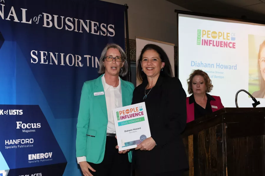 Diahann Howard accepting award.