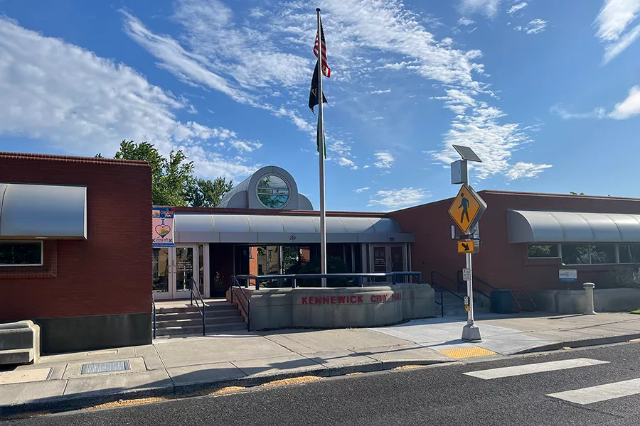 Kennewick-City-Hall