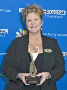 Shirley Simmons, owner of Country Gentleman Restaurant & Catering, a family-run business in Kennewick was presented with the 2016 ATHENA International Leadership Award.