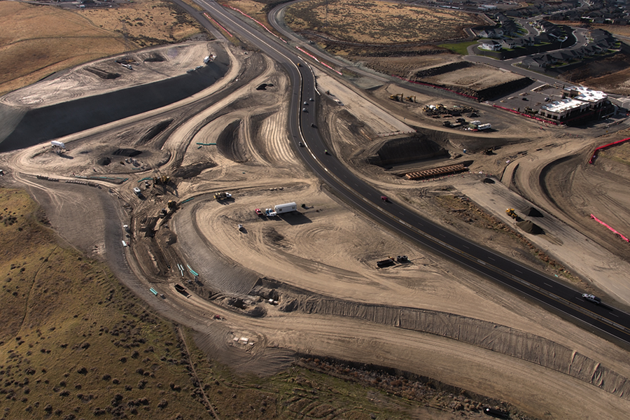 Construction to add a lane on Highway 395 in Kennewick and an underpass in the Southridge area is expected to shift cars back onto the roadway this summer before wrapping up work this fall. (Courtesy WSDOT)