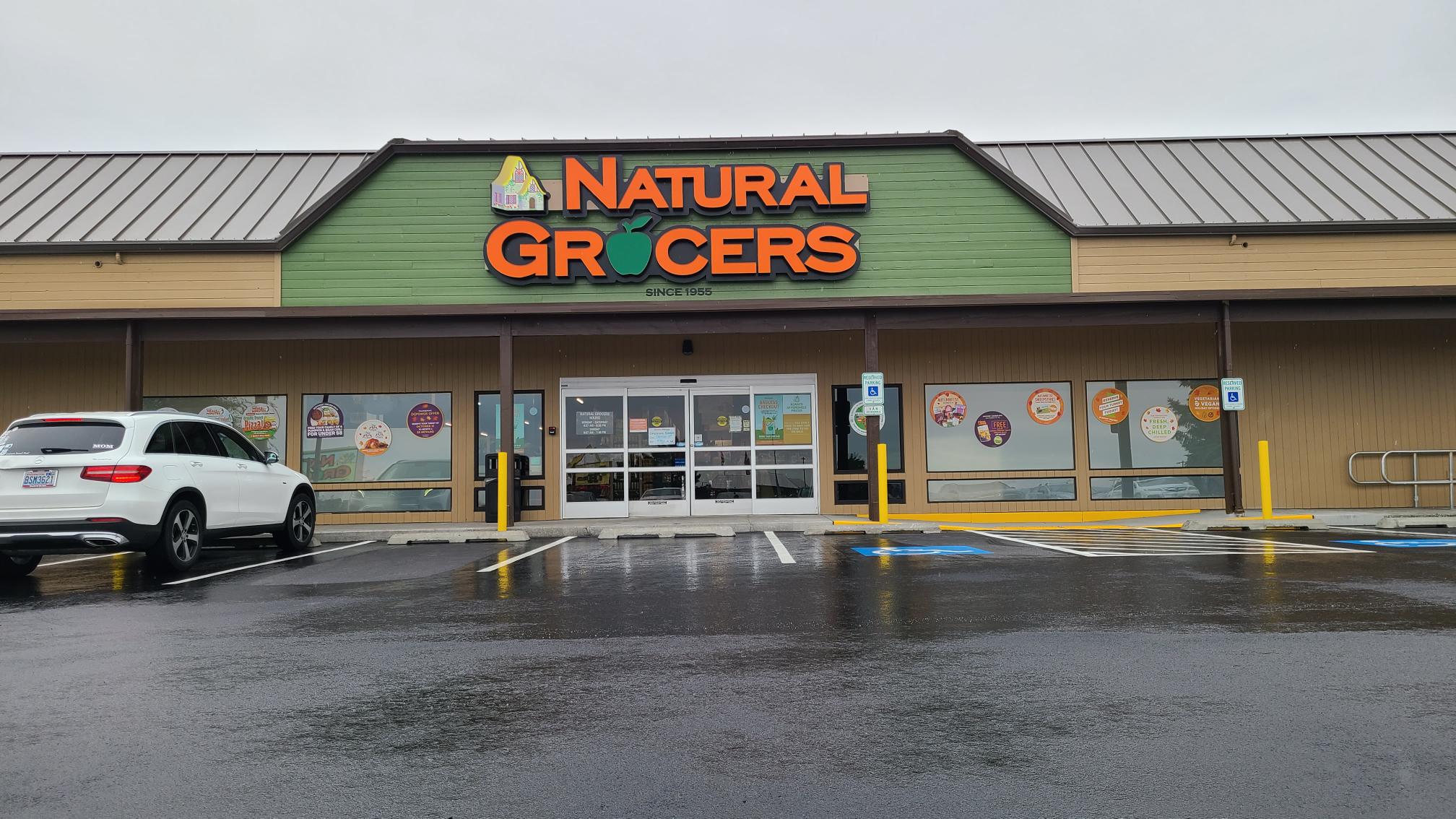 New grocery store now open in Kennewick